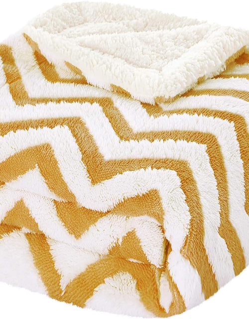 Load image into Gallery viewer, Fleece Sherpa Blanket for Couch(Ginger, Throw), Thick Warm Jacquard Chevron Blanket for Winter Christmas, 50 X 60 Inches
